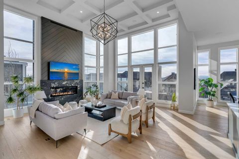 100 Elkton Close SW Calgary AB T3H 1W6