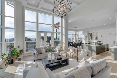 Photo of 100 Elkton Close SW, Calgary, AB T3H 1W6 (MLS # A2284990)