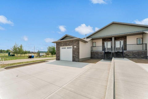 Photo of 179 Sierra Road NW, Medicine Hat, AB T1B 0R6 (MLS # A2333670)