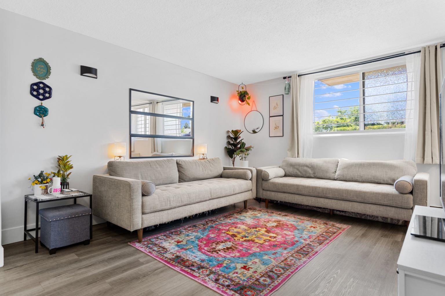 1143 37 Street SW 102