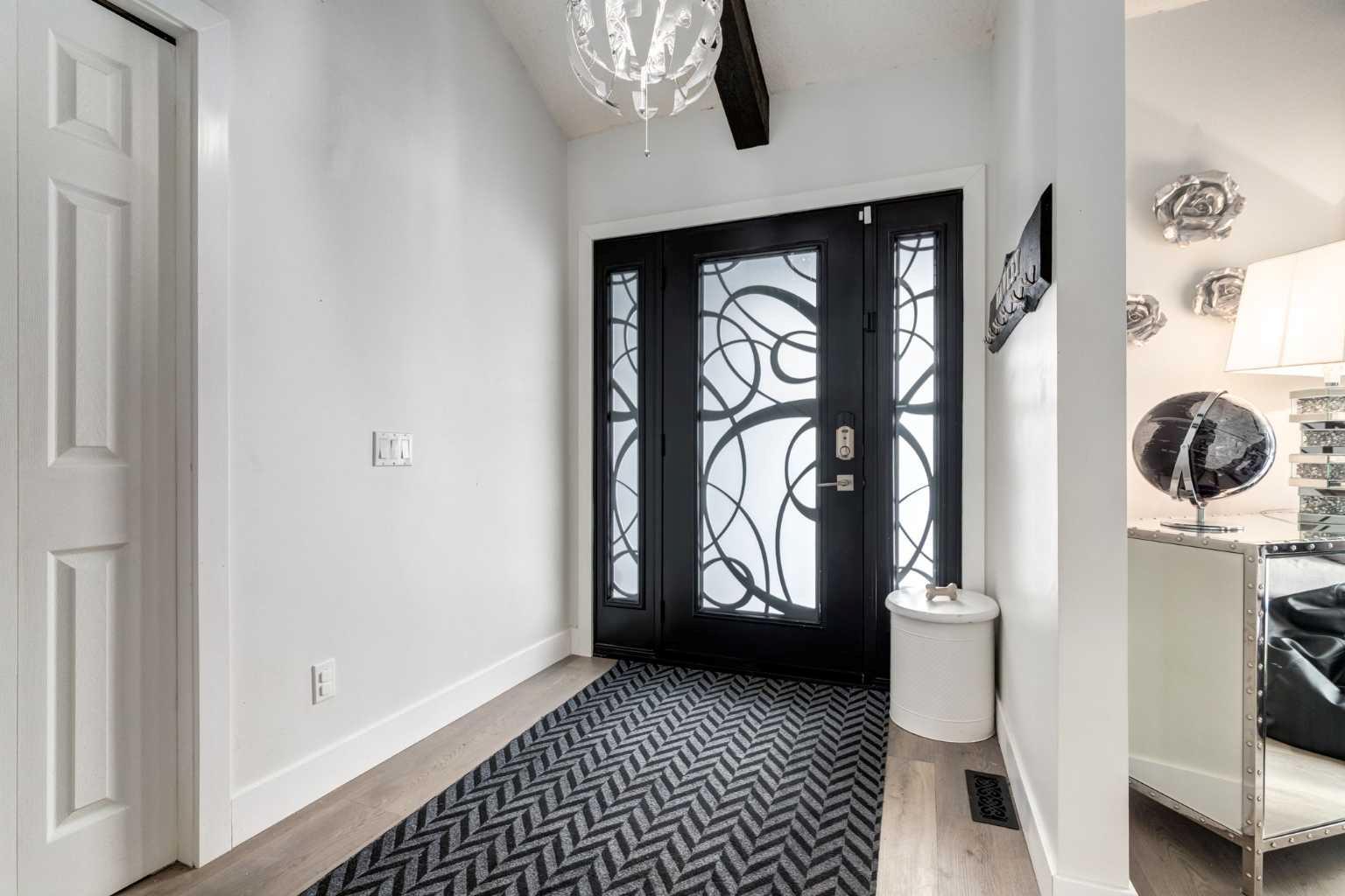 16 Woodgate Close SW