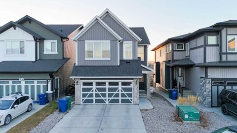 15 Midgrove Drive SW Airdrie AB T4B 5H1