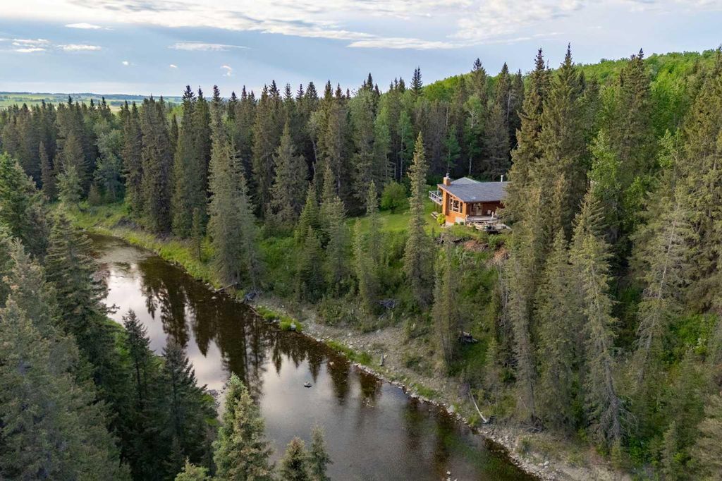 Photo of 4252 Township Road 322, Rural Mountain View County, AB T0M 1X0 (MLS # A2309530)