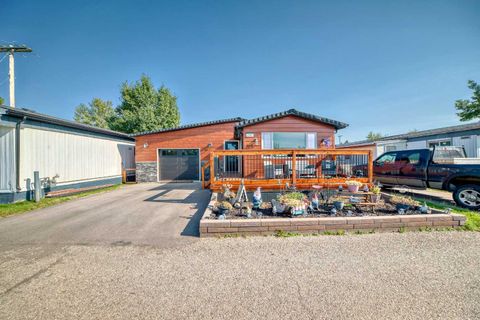 6220 17 Avenue SE 122 Calgary AB T2A 0W6