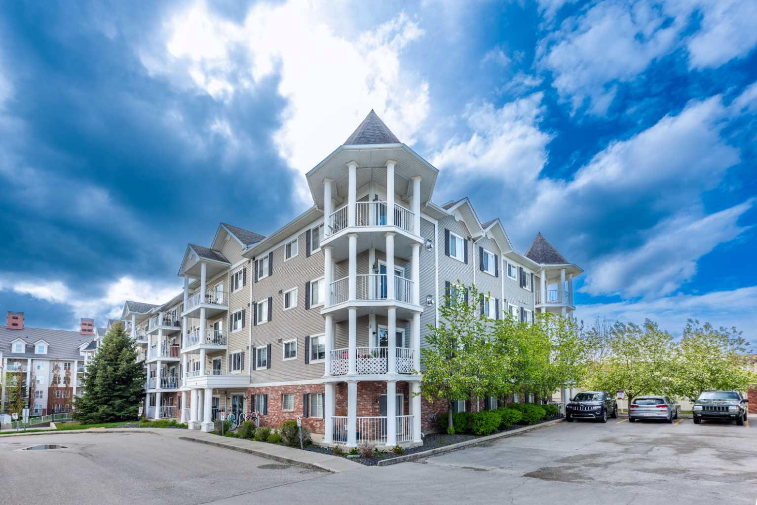 69 Country Village Manor NE 5408