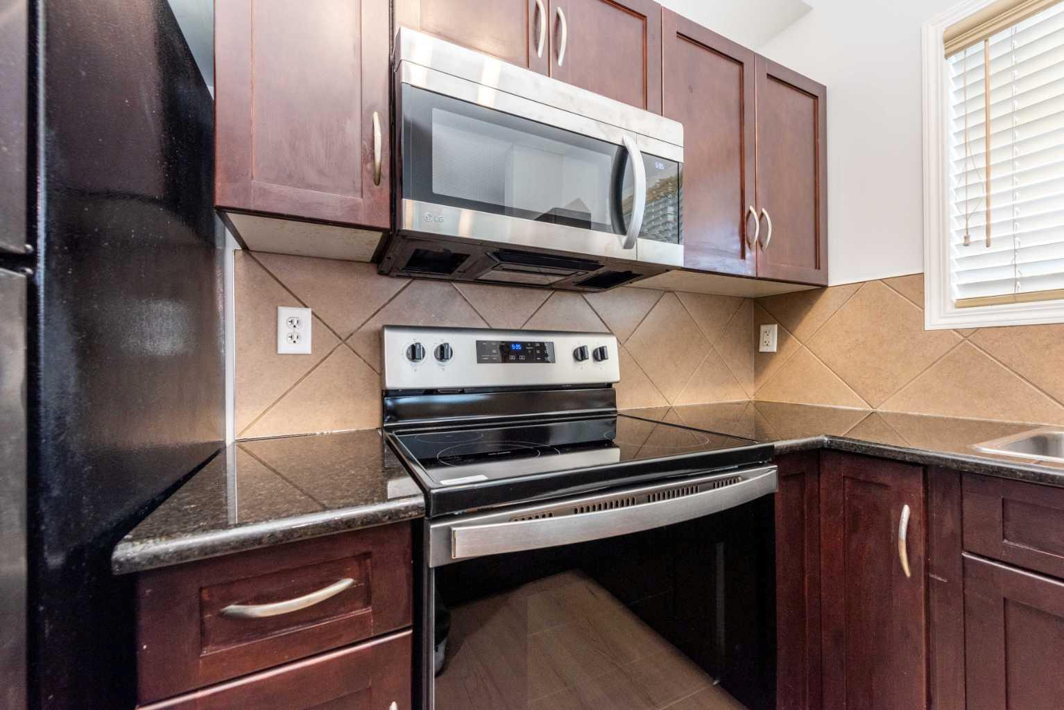 69 Country Village Manor NE 5408