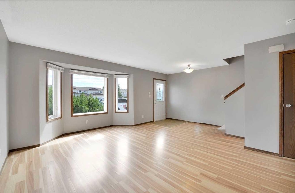 Photo of 45 Winston Place, Blackfalds, AB T4M 0K9 (MLS # A2321638)