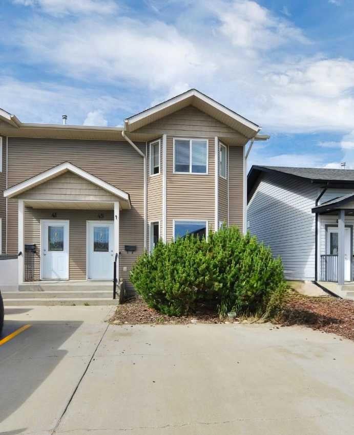 Photo of 45 Winston Place, Blackfalds, AB T4M 0K9 (MLS # A2321638)