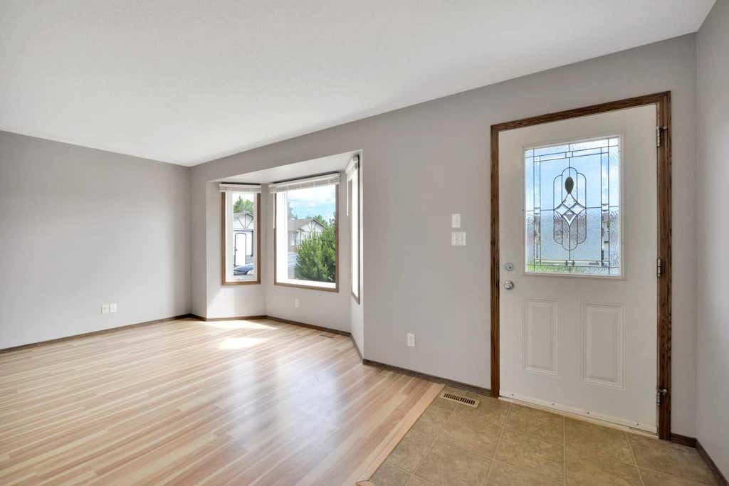 Photo of 45 Winston Place, Blackfalds, AB T4M 0K9 (MLS # A2321638)