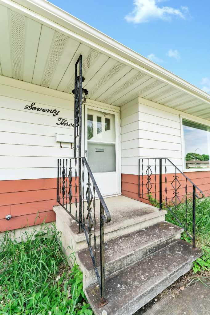 73 Mitchell Crescent NW