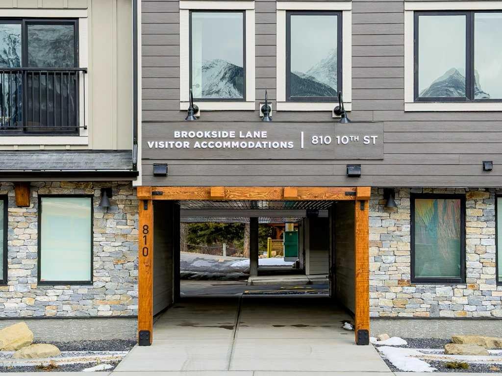 810 10 Street 105