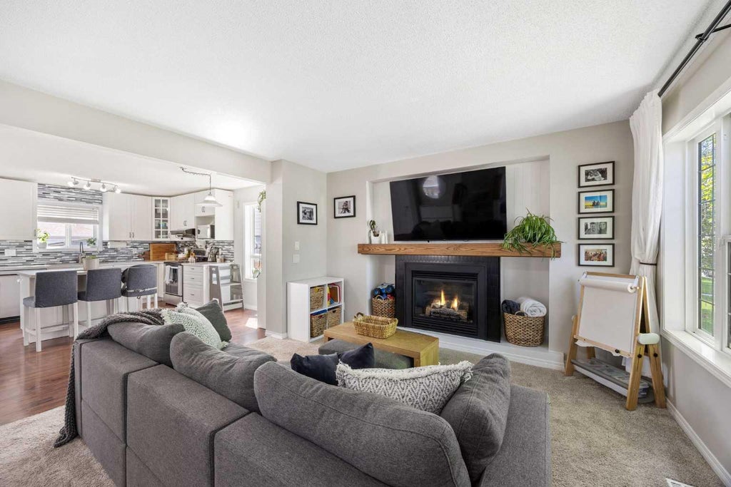 Photo of 8 Cimarron Grove Rise, Okotoks, AB T1S 0A6 (MLS # A2313532)