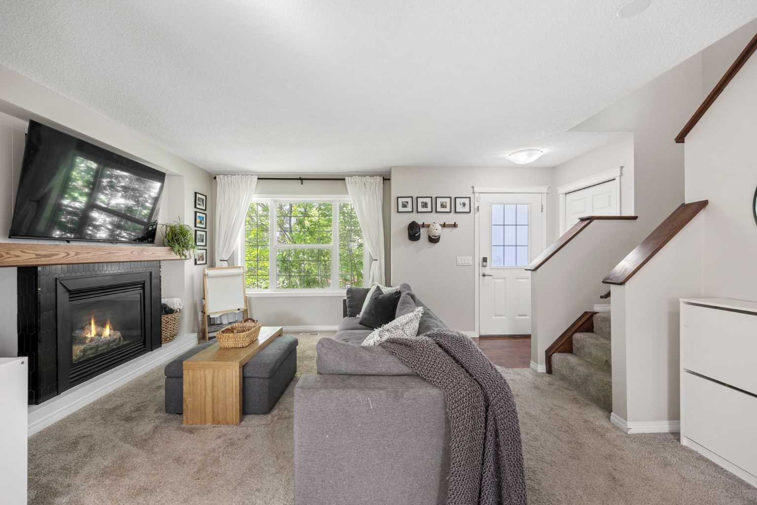 8 Cimarron Grove Rise
