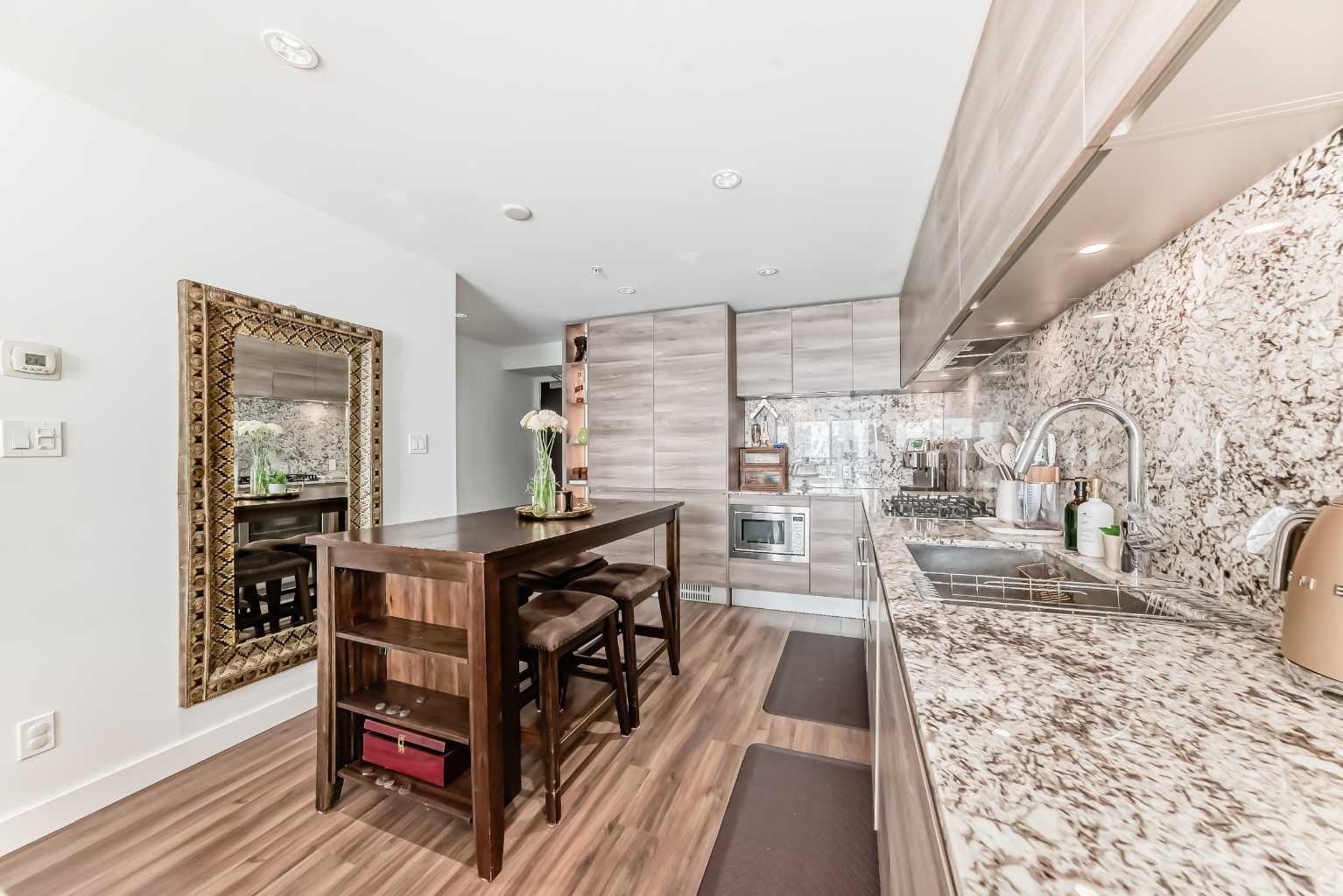 310 12 Avenue SW 2205