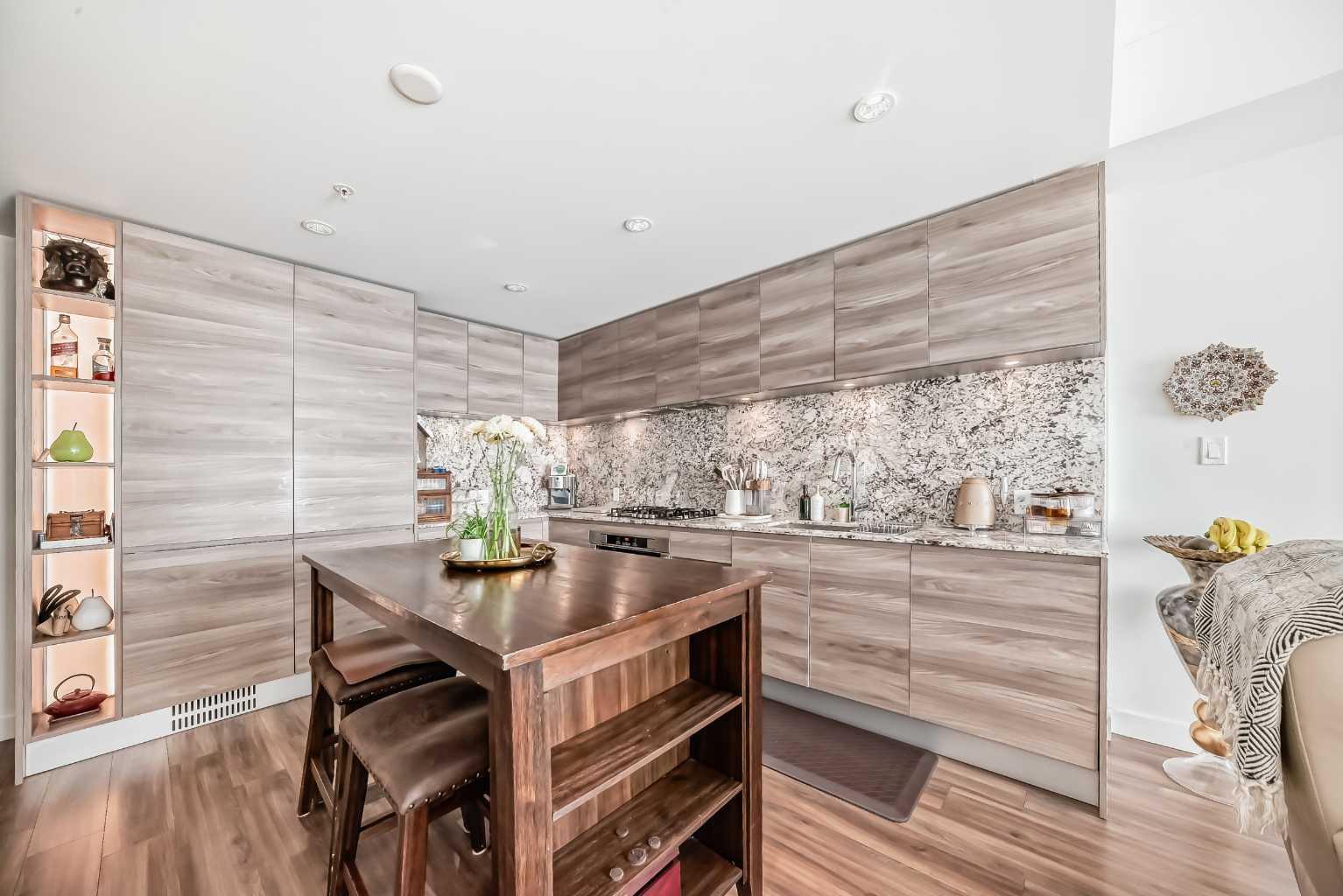 310 12 Avenue SW 2205