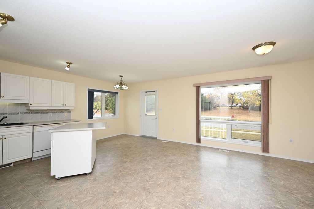 3012 Whispering Hills Drive 24