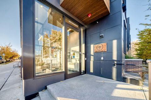 3375 15 Street SW 311 Calgary AB T2T 4A2