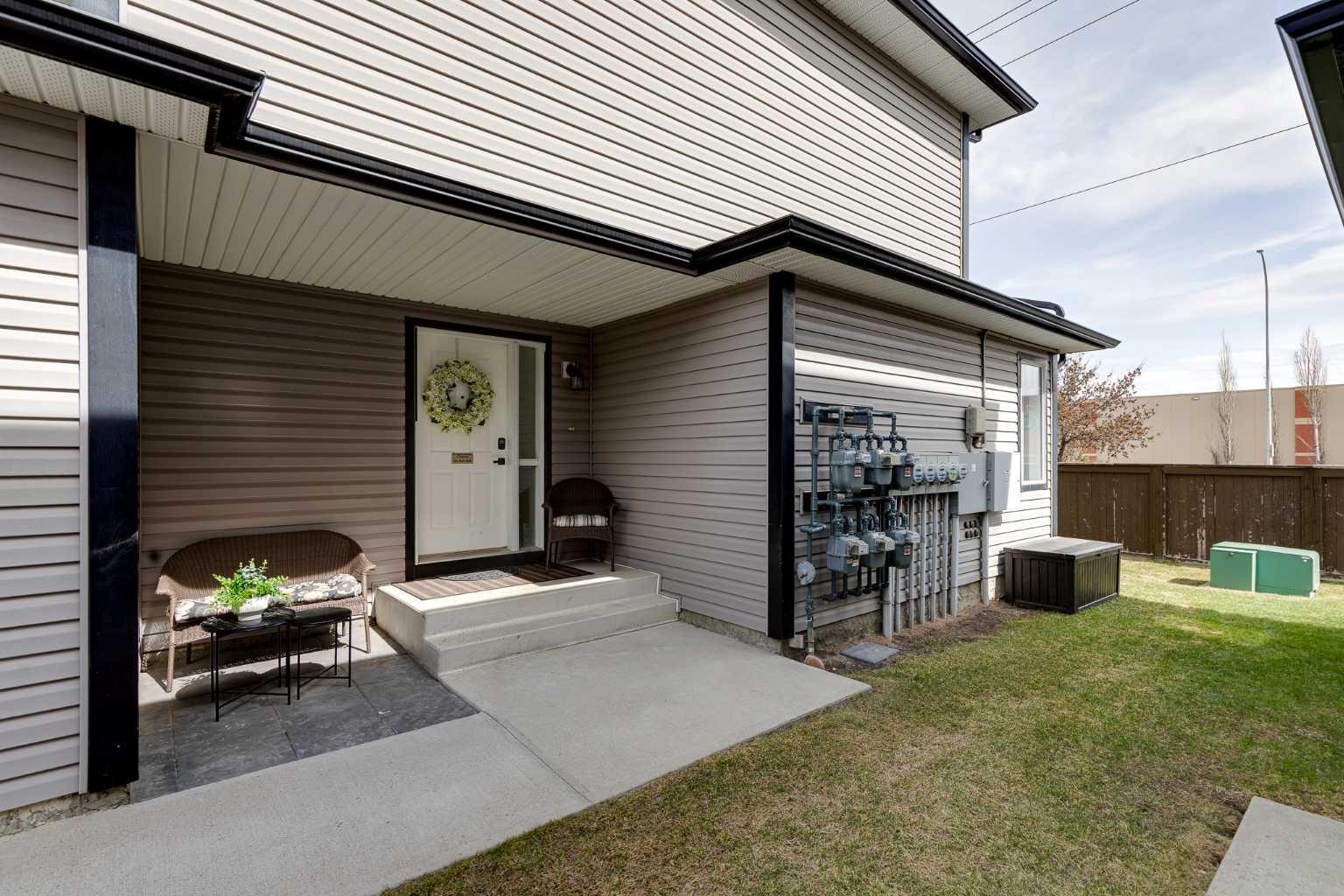 102 Canoe Square SW 15