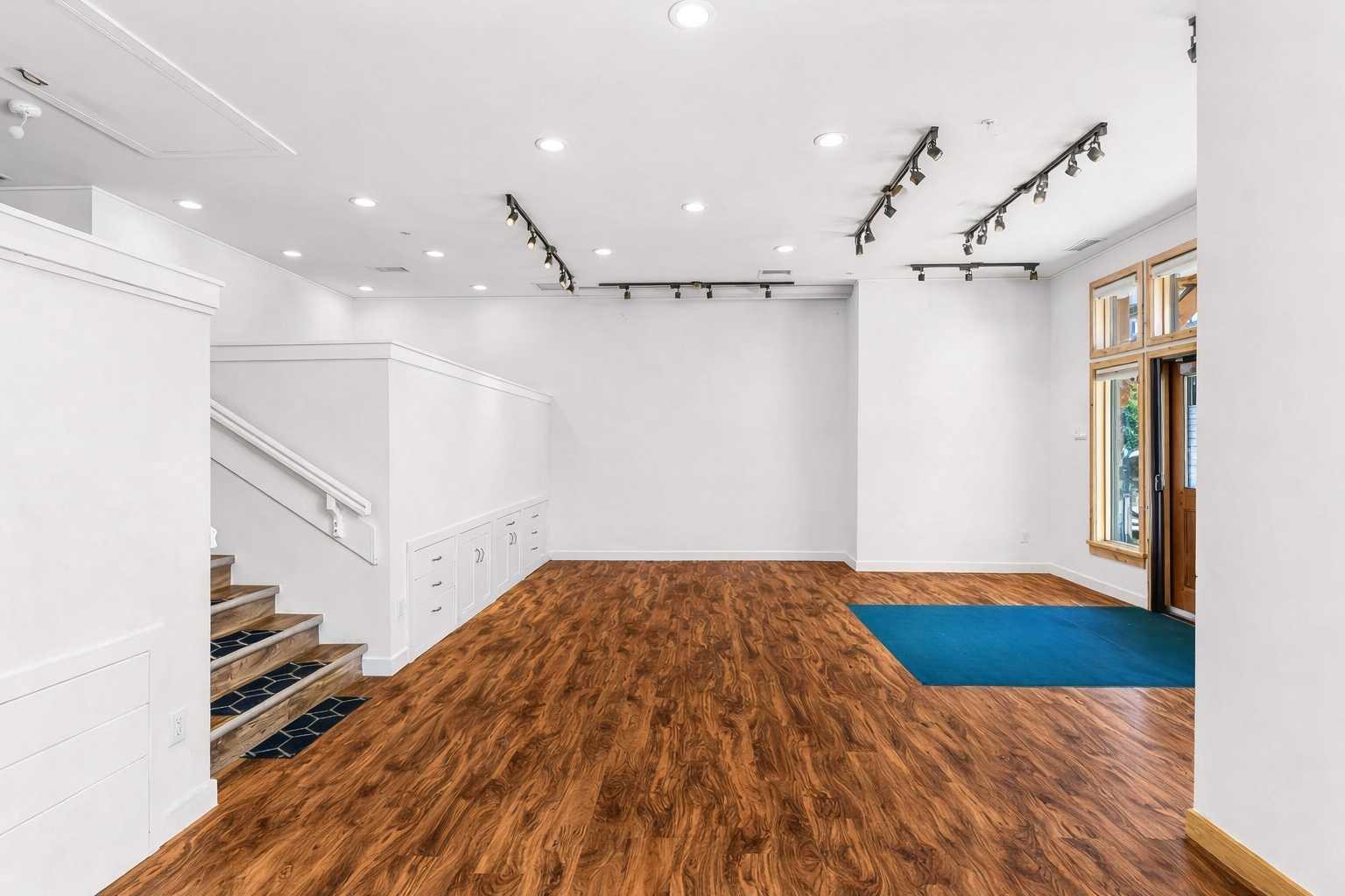 600 Spring Creek Drive 203/604