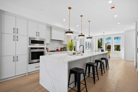 3116 4A Street NW Calgary AB T2M 3B4