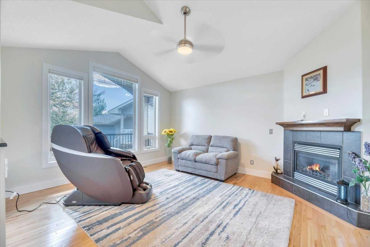 188 Aspen Creek Crescent