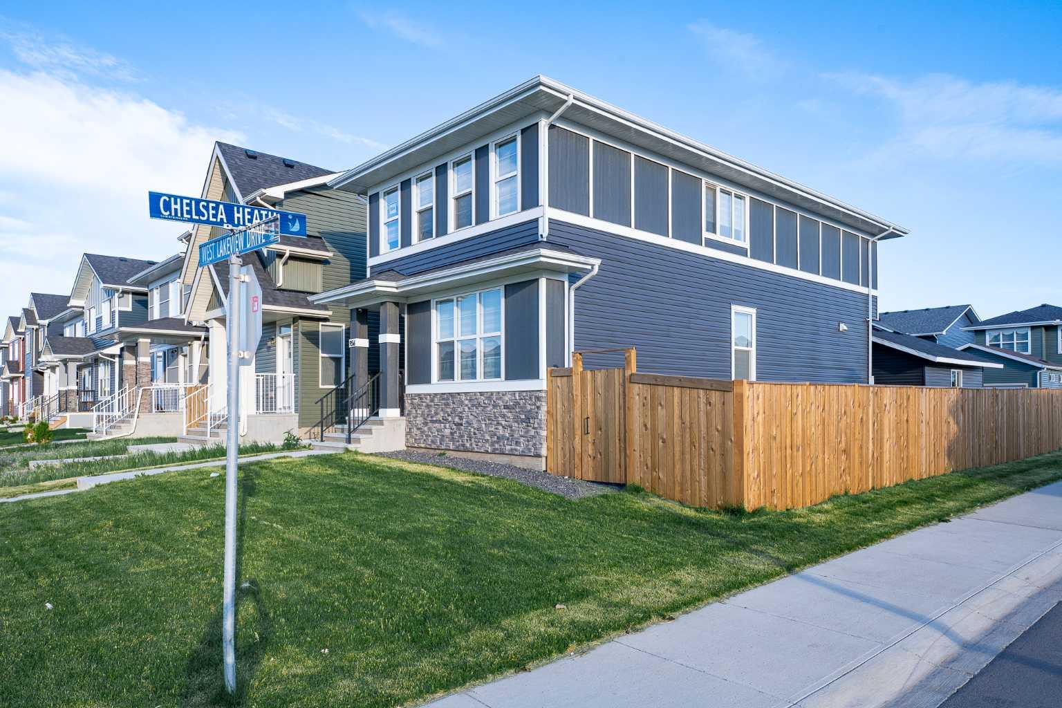 956 West Lakeview Drive
