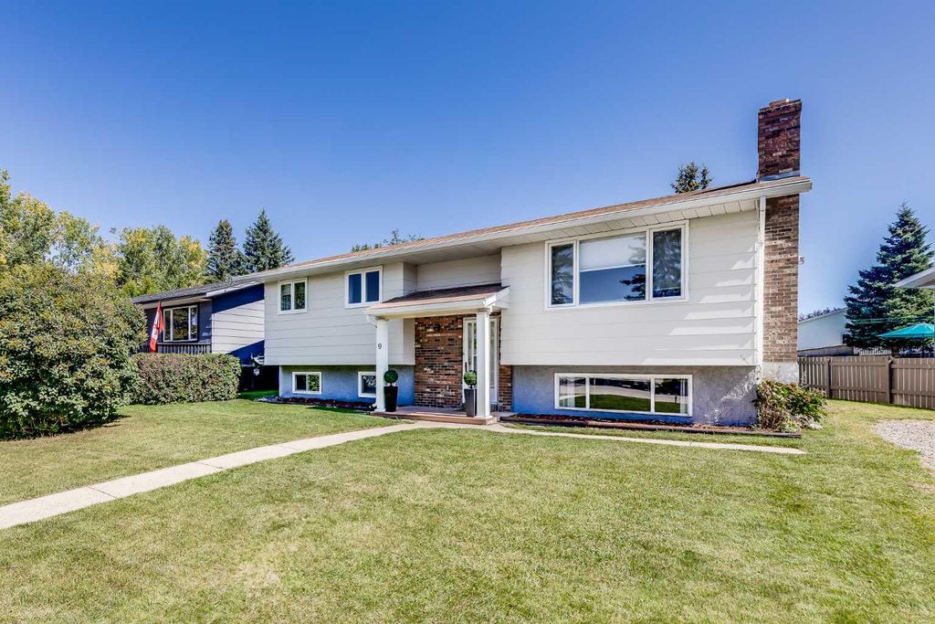 Photo of 9 Park Place, Didsbury, AB T0M 0A2 (MLS # A2265463)