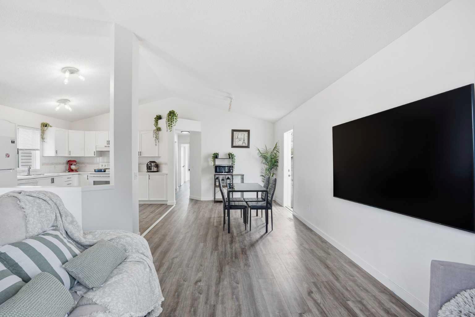 113 Mt Lorette Place SE