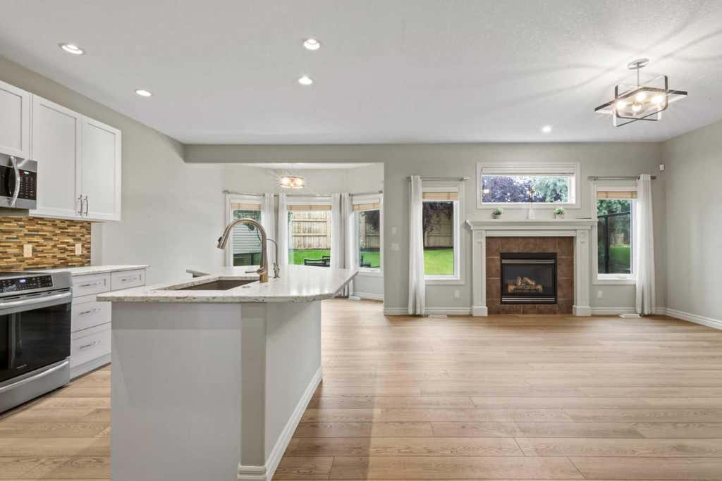 Photo of 126 Chapman Close SE, Calgary, AB T2X 3V7 (MLS # A2336195)