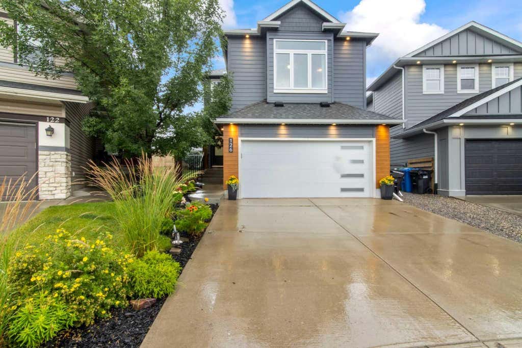 Photo of 126 Chapman Close SE, Calgary, AB T2X 3V7 (MLS # A2336195)