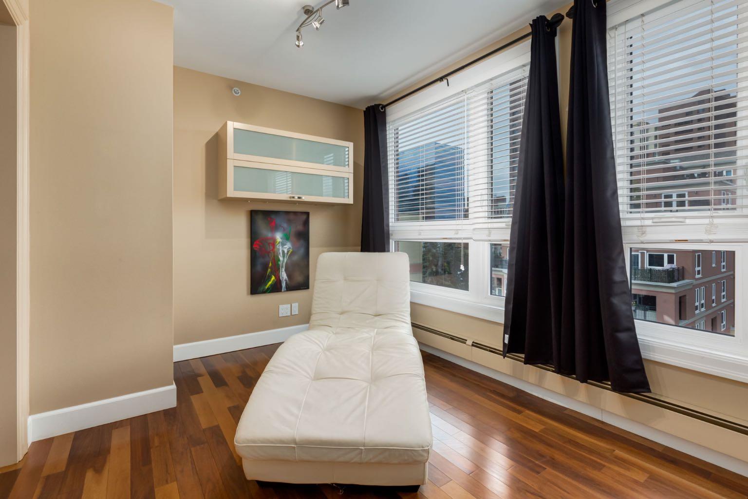 400 Eau Claire Avenue SW 8704