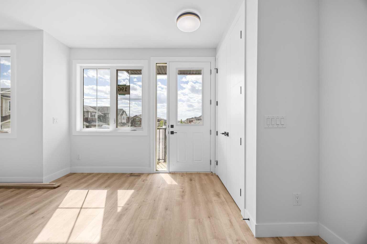 196 Saddlelake Manor NE