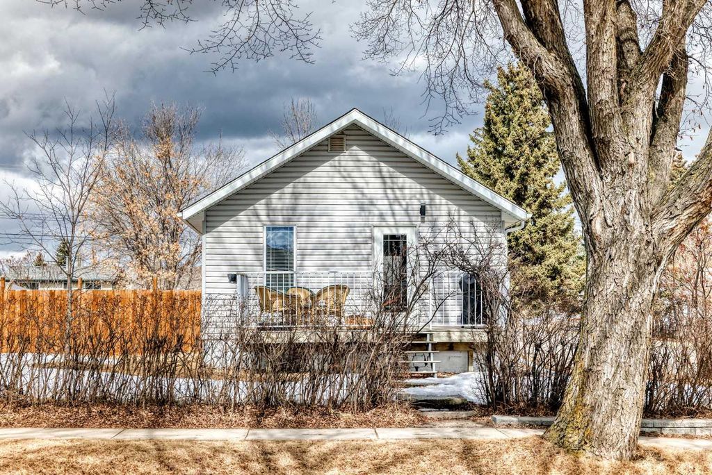 Photo of 5602 51 Avenue, Lacombe, AB T4L 1K9 (MLS # A2300758)