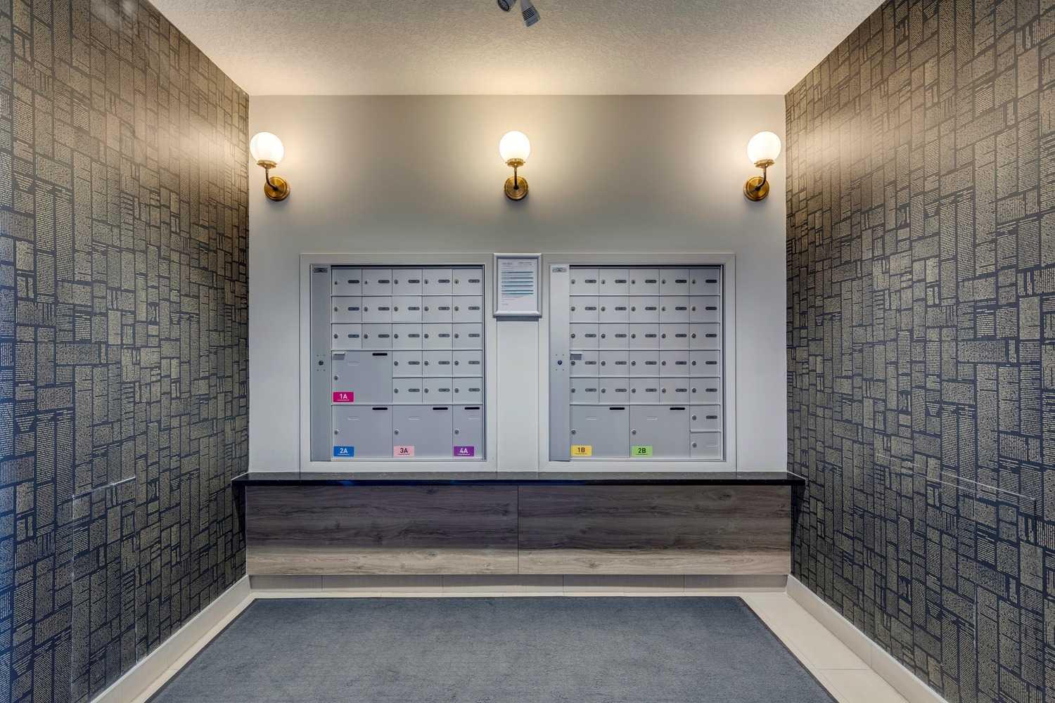 30 Shawnee Common SW 208