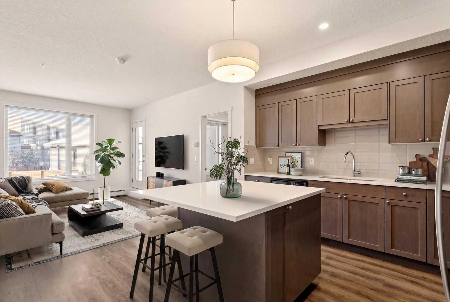 30 Shawnee Common SW 208