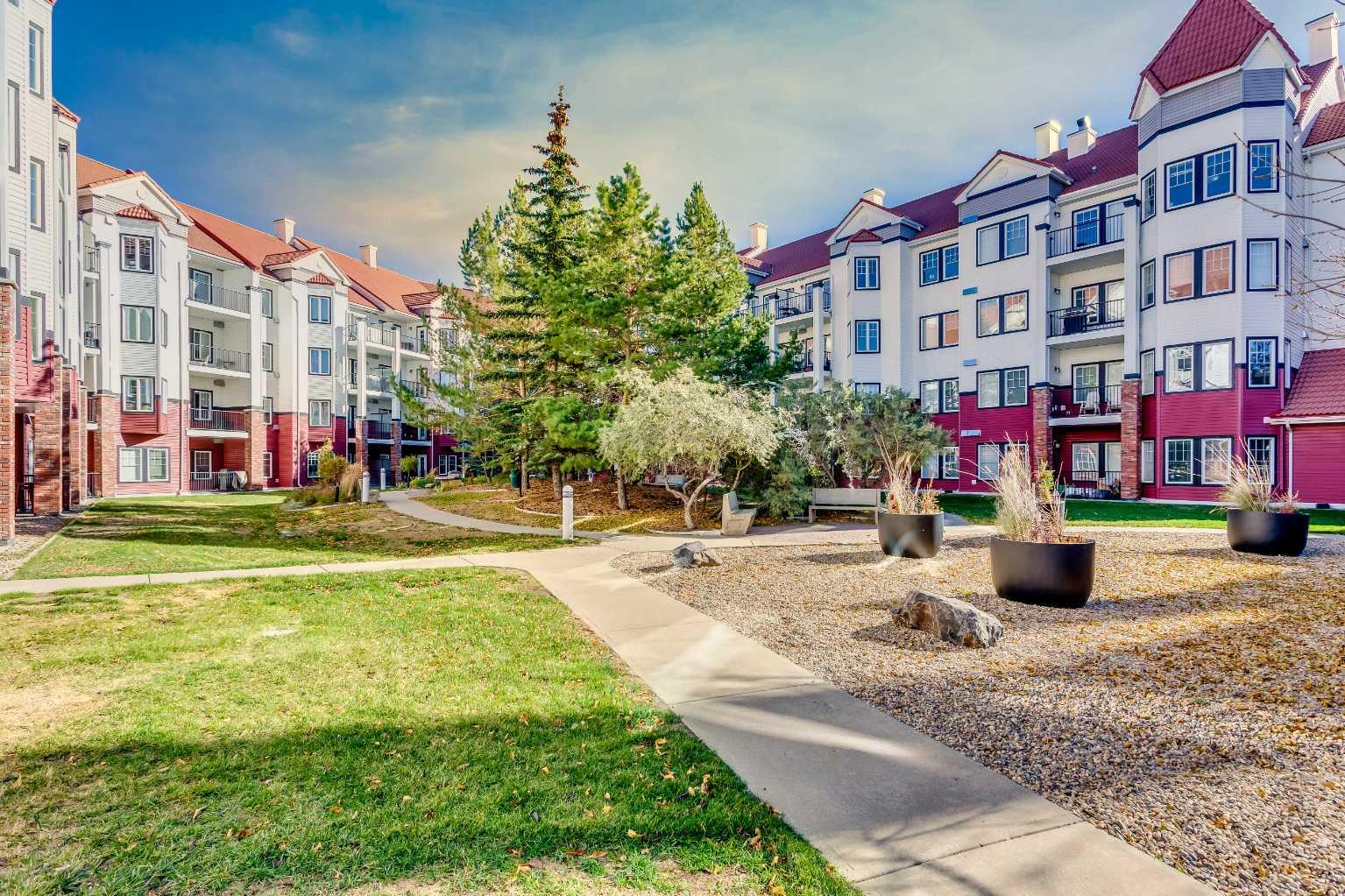 60 Royal Oak Plaza NW 217
