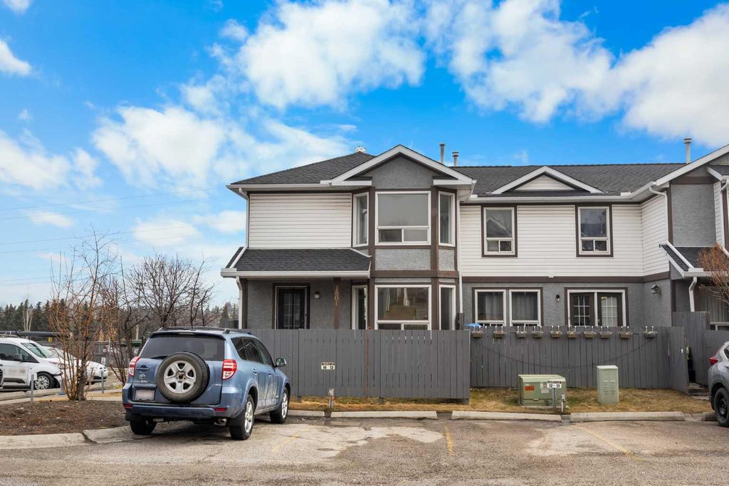 Photo of 1801 Signal Hill Green SW, Calgary, AB T3H 2Y4 (MLS # A2295202)