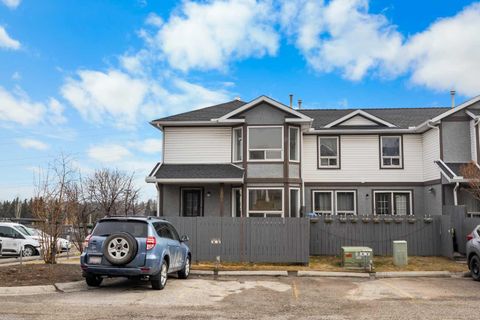 Photo of 1801 Signal Hill Green SW, Calgary, AB T3H 2Y4 (MLS # A2295202)