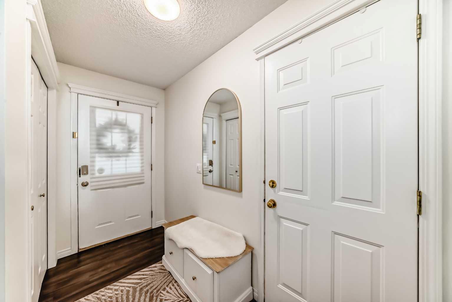 110 Country Hills Cove NW