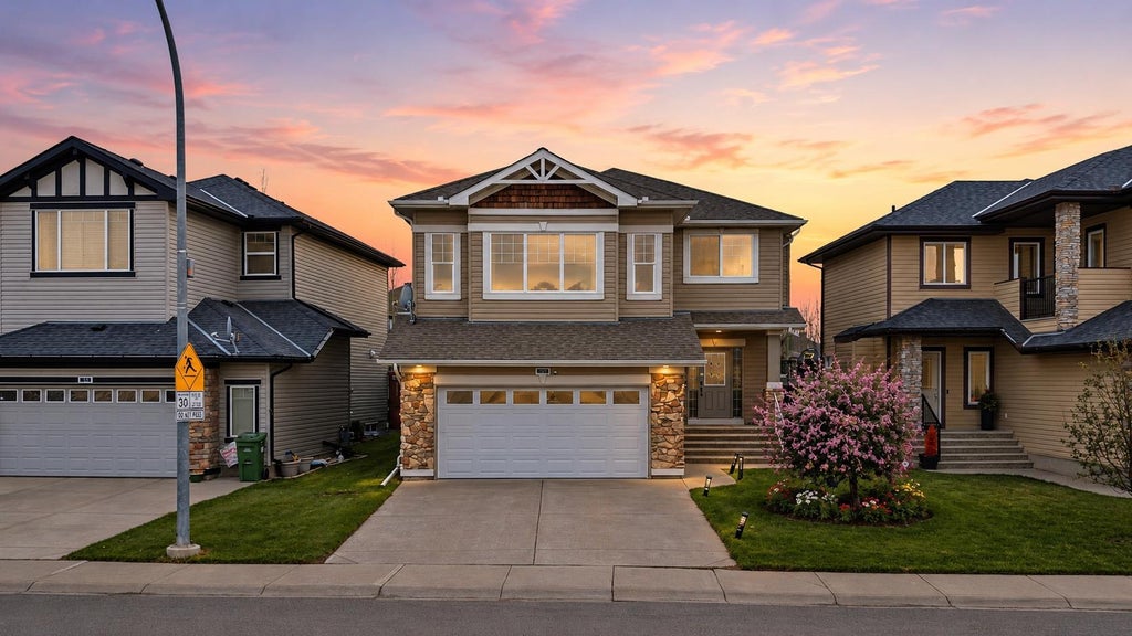 Photo of 29 Royal Birkdale Drive NW, Calgary, AB T3G 5C7 (MLS # A2330227)