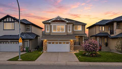 Photo of 29 Royal Birkdale Drive NW, Calgary, AB T3G 5C7 (MLS # A2330227)