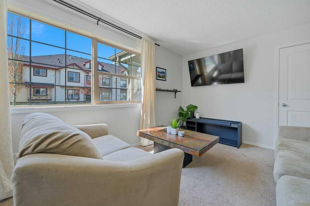 31 Everridge Square SW 106