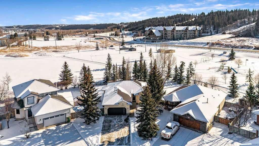 Photo of 10 Bow Point, Cochrane, AB T4C 1M8 (MLS # A2287528)