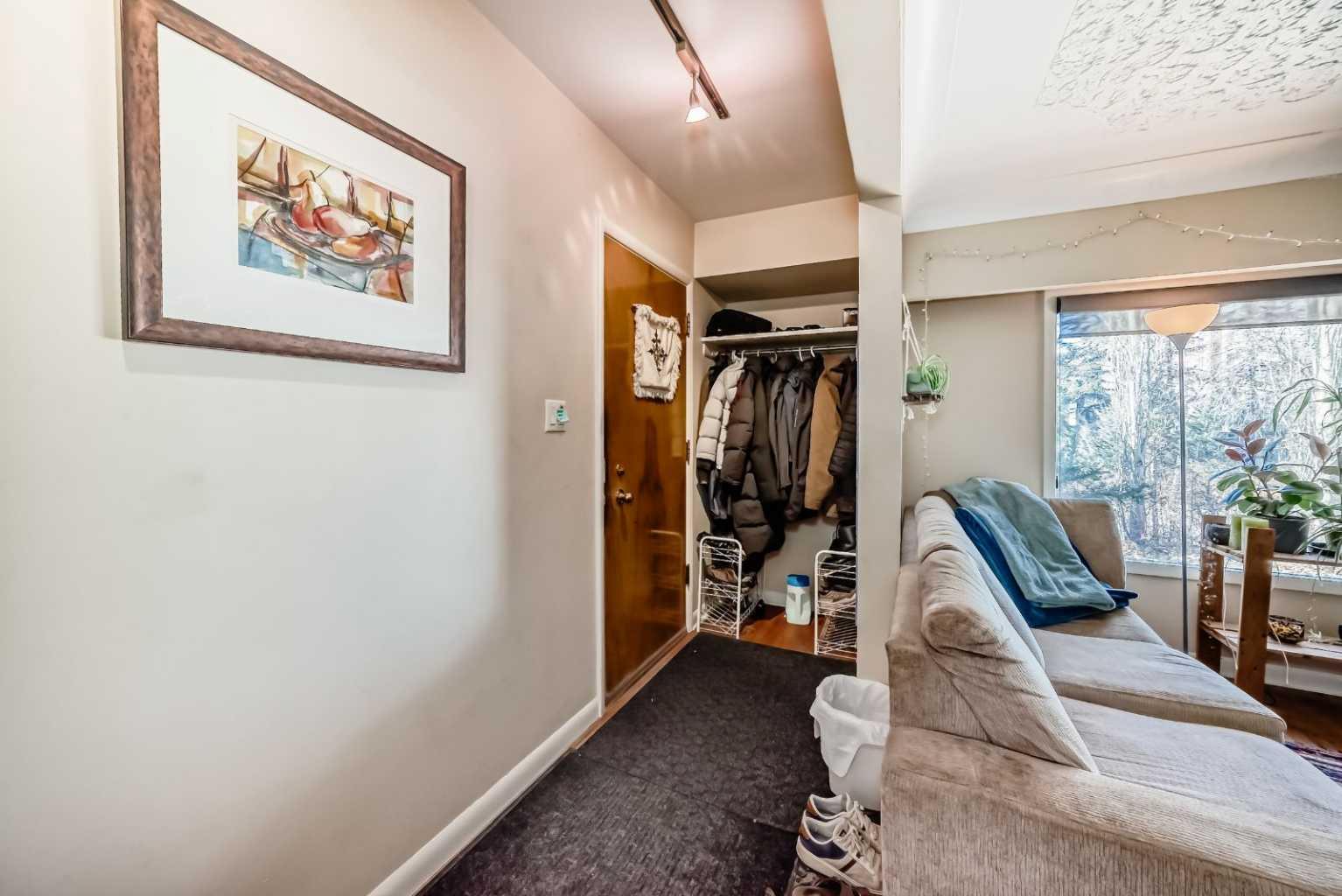 2328 Capitol Hill Crescent NW