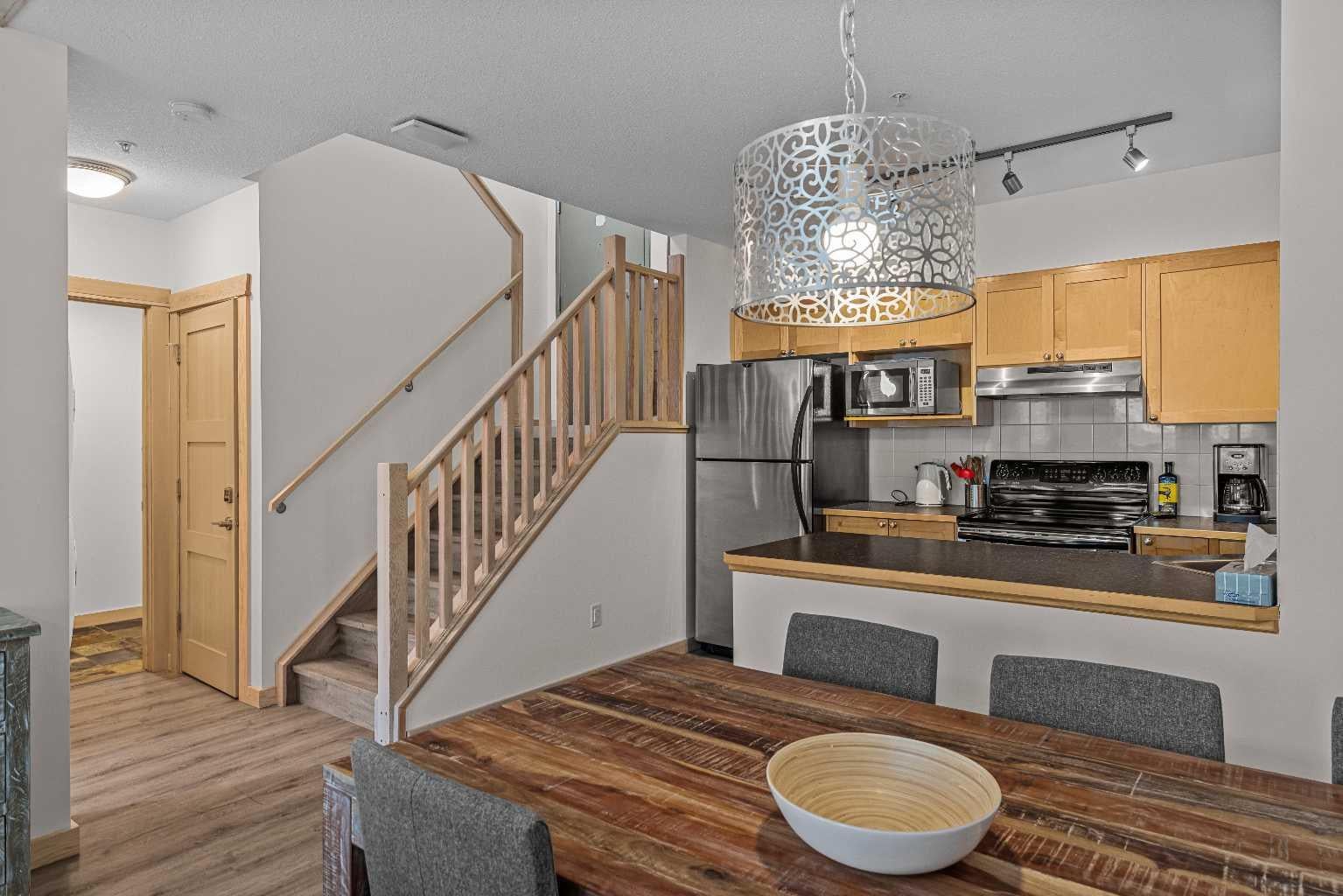 109 Montane Road 325