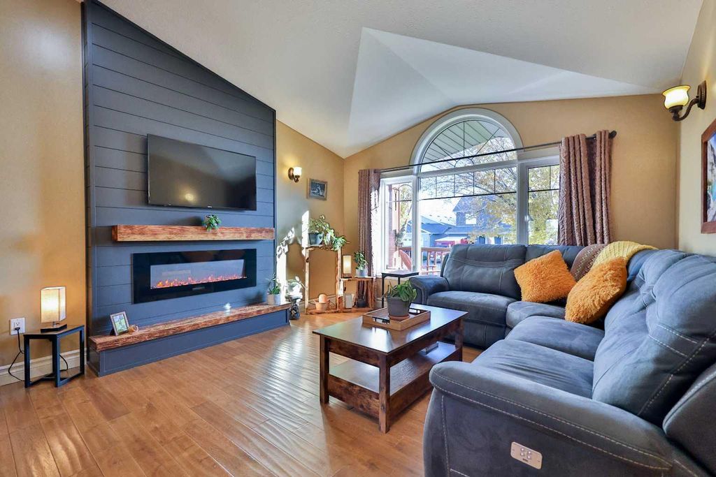Photo of 706 Northridge Avenue, Picture Butte, AB T0K 1V0 (MLS # A2264080)