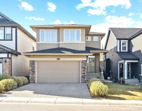 383 Evansglen Drive NW Calgary AB T3P 0P1