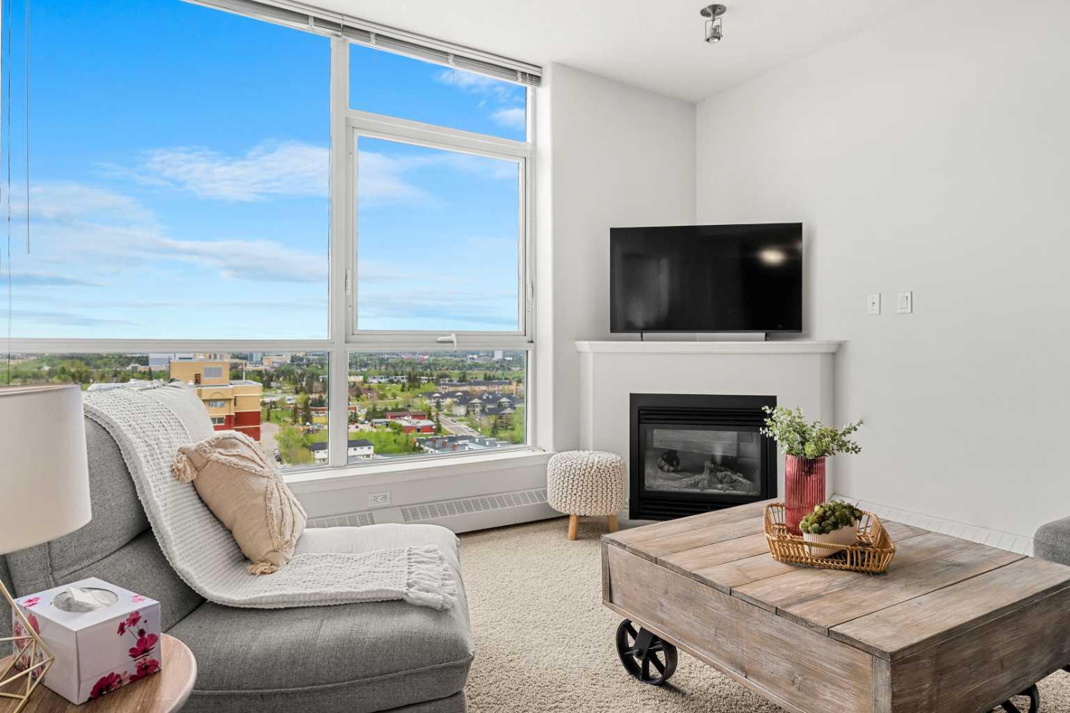 55 Spruce Place SW 1808