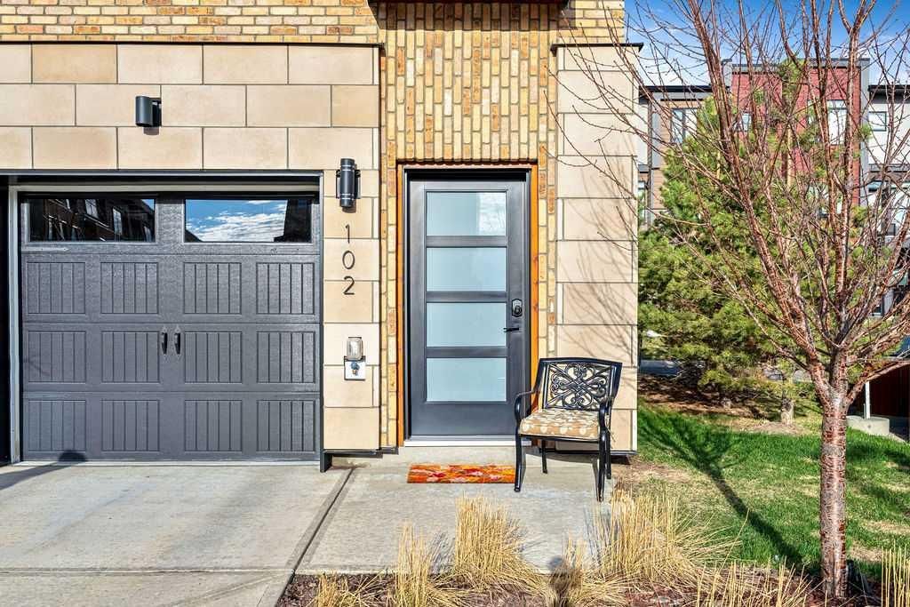 Photo of 81 Greenbriar Place NW #102, Calgary, AB T3B 6J1 (MLS # A2305982)