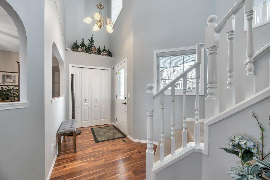 144 Springmere Close